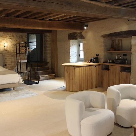 Chateauneuf Suites エクステリア 写真