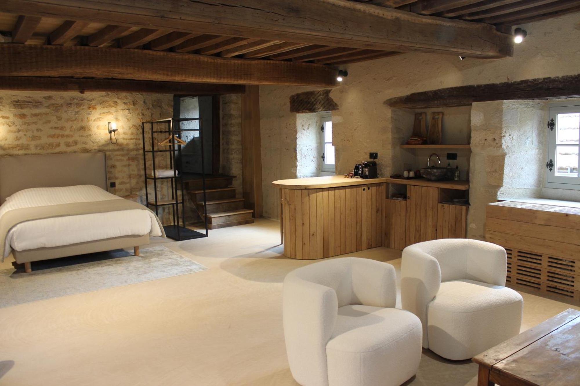 Chateauneuf Suites エクステリア 写真