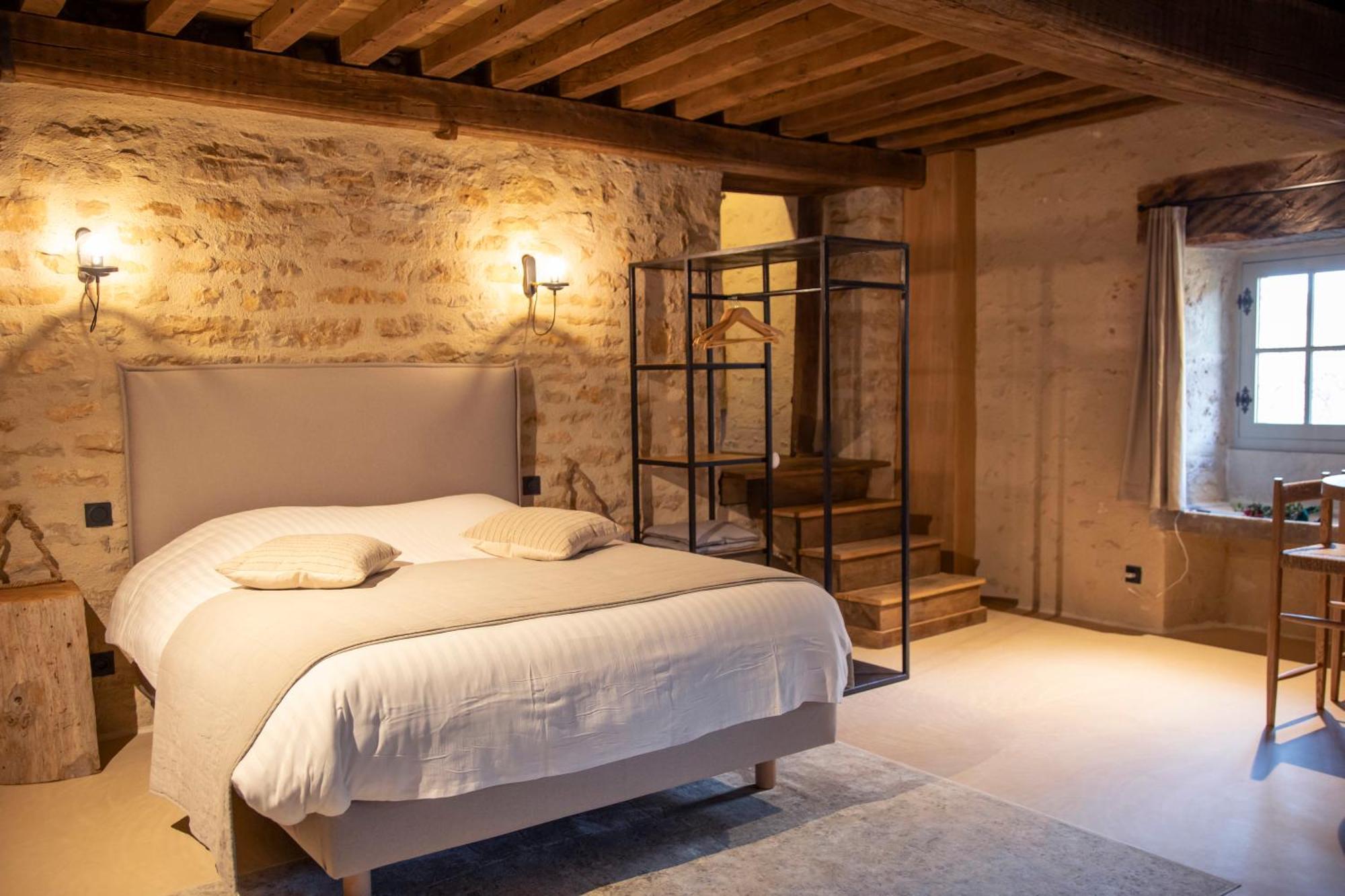 Chateauneuf Suites エクステリア 写真