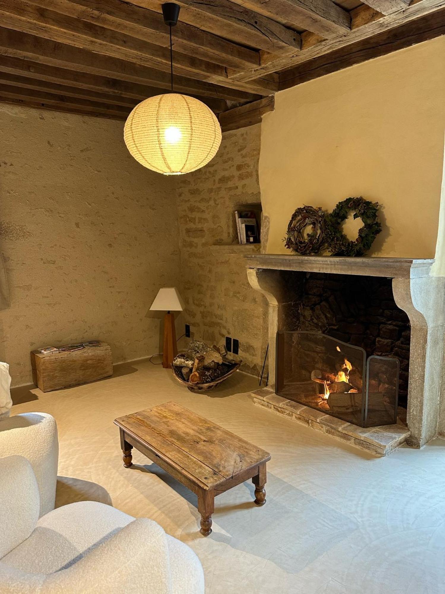 Chateauneuf Suites エクステリア 写真