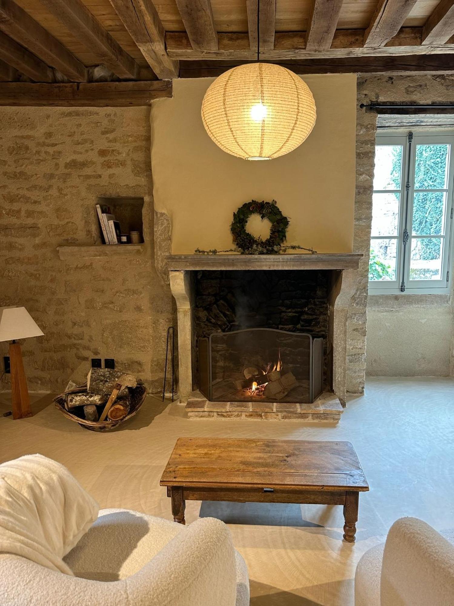 Chateauneuf Suites エクステリア 写真