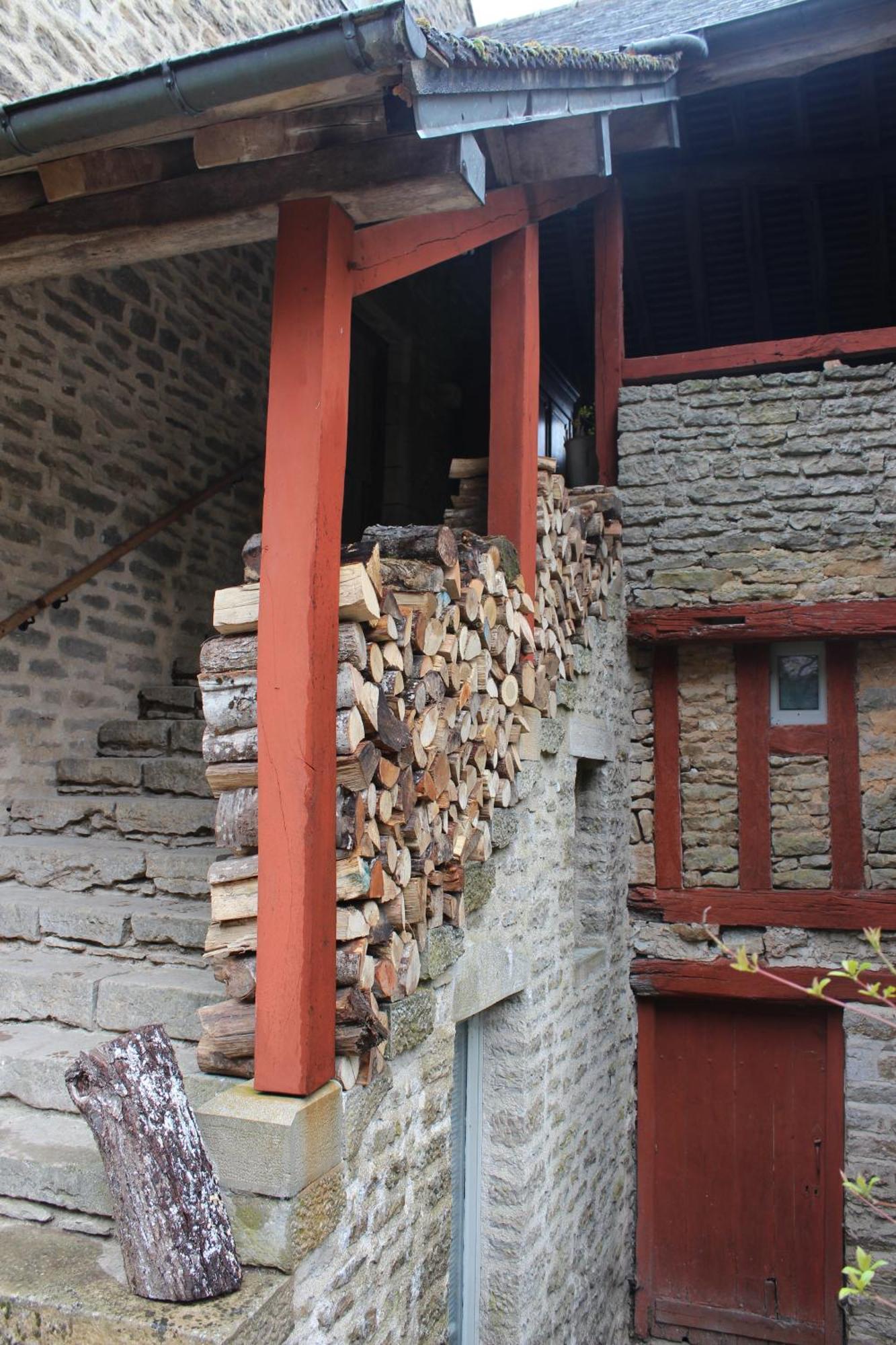 Chateauneuf Suites エクステリア 写真