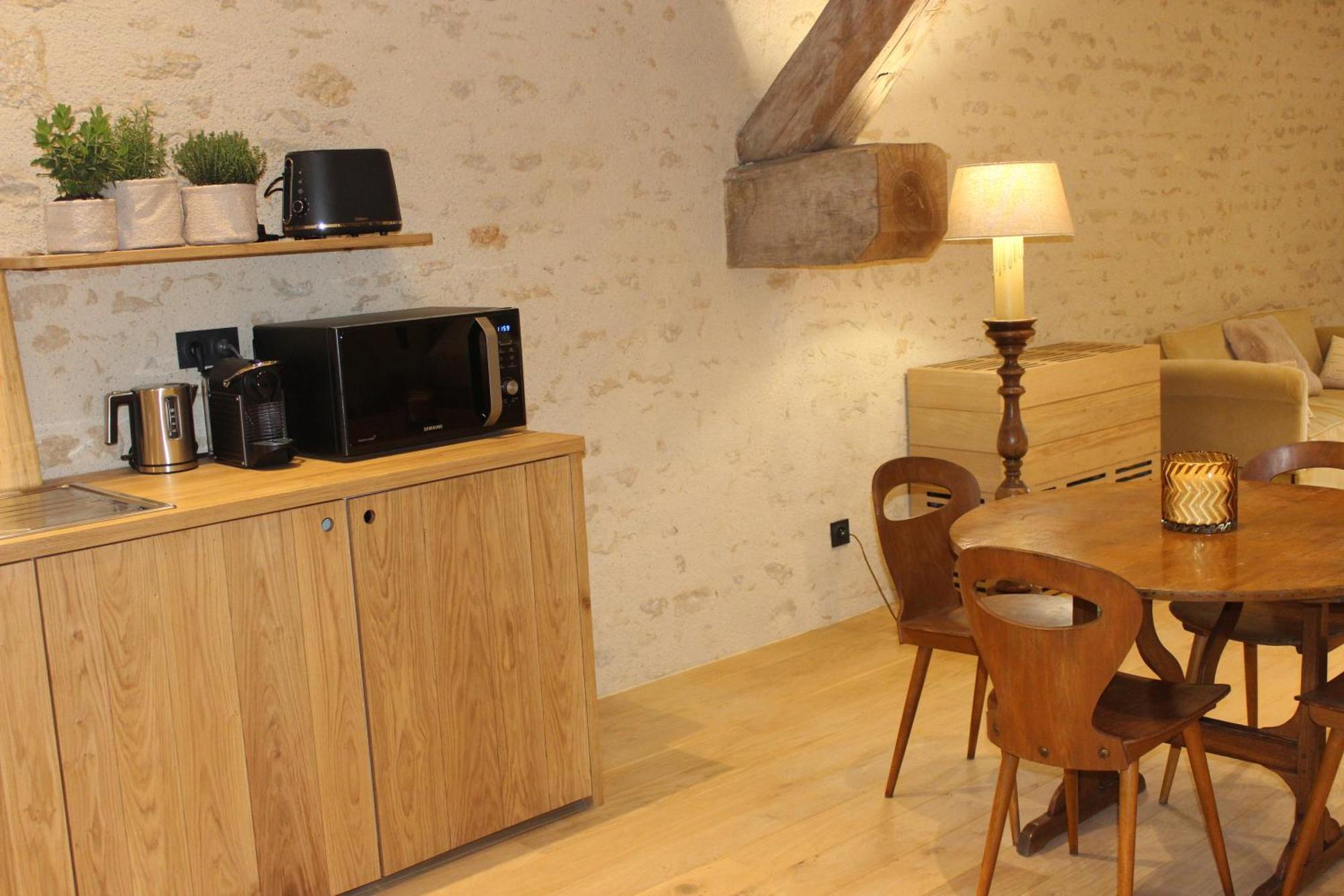 Chateauneuf Suites エクステリア 写真